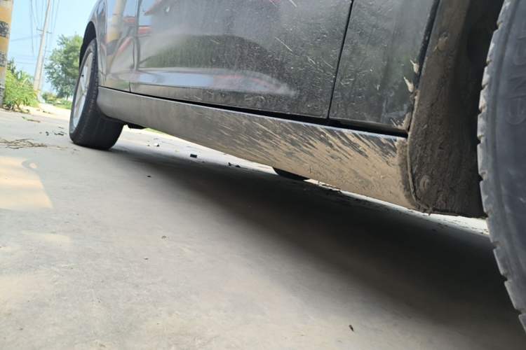 Used Ford Focus 2015 Hatchback EcoBoost 125 Automatic Supreme Style Edition Right Side Sill