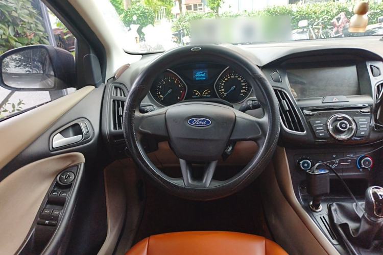 Used Ford Focus 2015 Sedan 1.6L Manual Comfort Model Steering Wheel