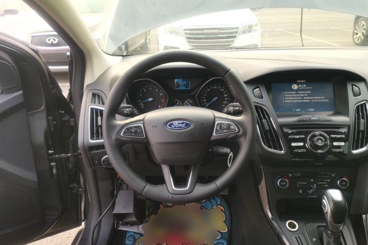 Used Ford Focus 2015 Sedan 1.6L Automatic Trend Model Steering Wheel