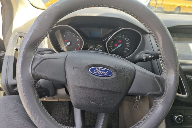 Used Ford Focus 2015 Sedan 1.6L Manual Comfort Model Steering Wheel