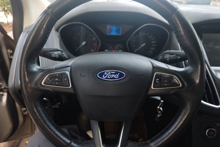 Used Ford Focus 2015 Sedan 1.6L Automatic Trend Model Steering Wheel