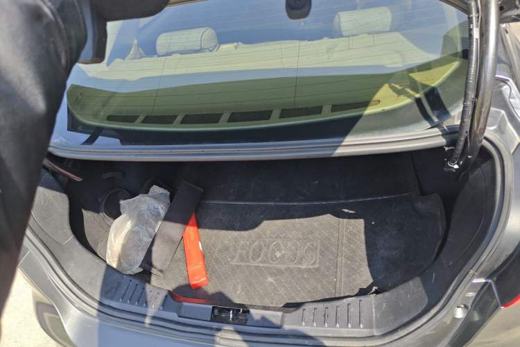 Used Ford Focus 2015 Sedan 1.6L Manual Comfort Model Trunk