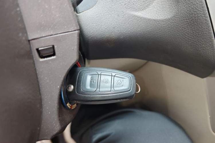 Used Ford Focus 2015 Hatchback 1.6L Manual Fashion Edition Vehicle Key