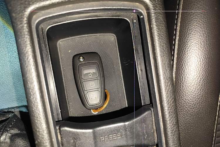 Used Ford Focus 2015 Sedan EcoBoost 180 Automatic Elite Model Vehicle Key