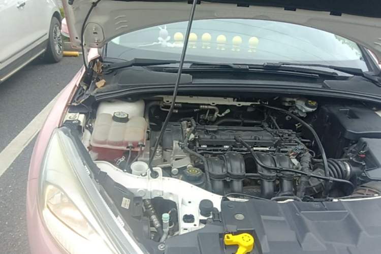 Used Ford Focus 2015 Hatchback 1.6L Automatic Comfort Model Engine Bay Right