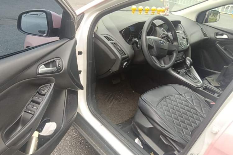 Used Ford Focus 2015 Hatchback 1.6L Automatic Comfort Model Left Front Seat