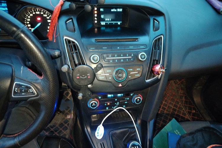 Used Ford Focus 2015 Hatchback EcoBoost 125 Manual – Ultra-Style Edition Audio And AC Panel