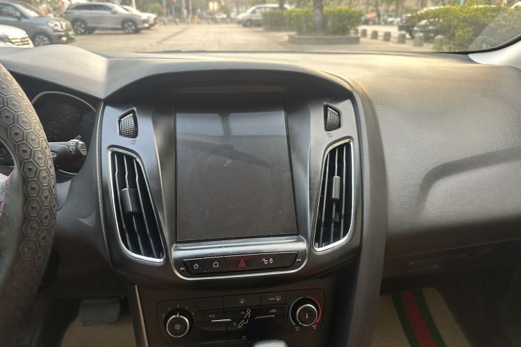 Used Ford Focus 2015 Hatchback 1.6L Automatic Comfort Model Audio And AC Panel