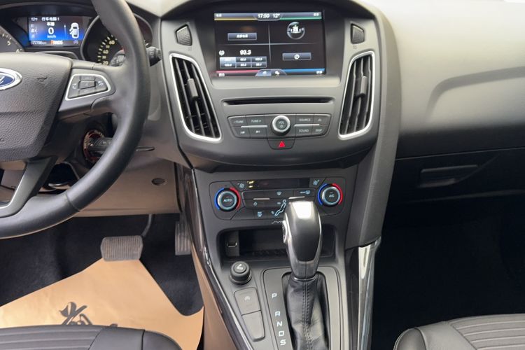 Used Ford Focus 2015 Hatchback EcoBoost 180 Automatic Elite Model Audio And AC Panel