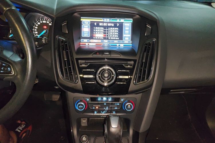 Used Ford Focus 2015 Hatchback 1.6L Automatic Fashion Edition Audio And AC Panel