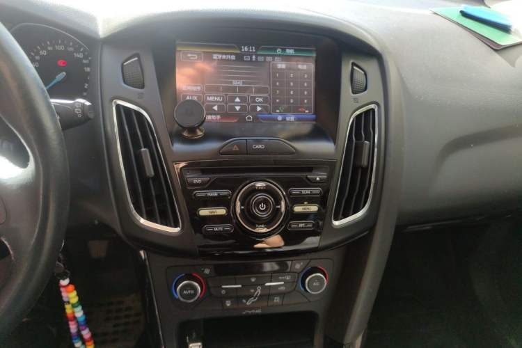 Used Ford Focus 2015 Hatchback 1.6L Manual Fashion Edition Audio And AC Panel