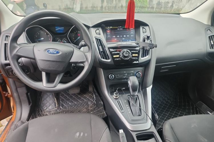 Used Ford Focus 2015 Hatchback 1.6L Automatic Comfort Model Center Console