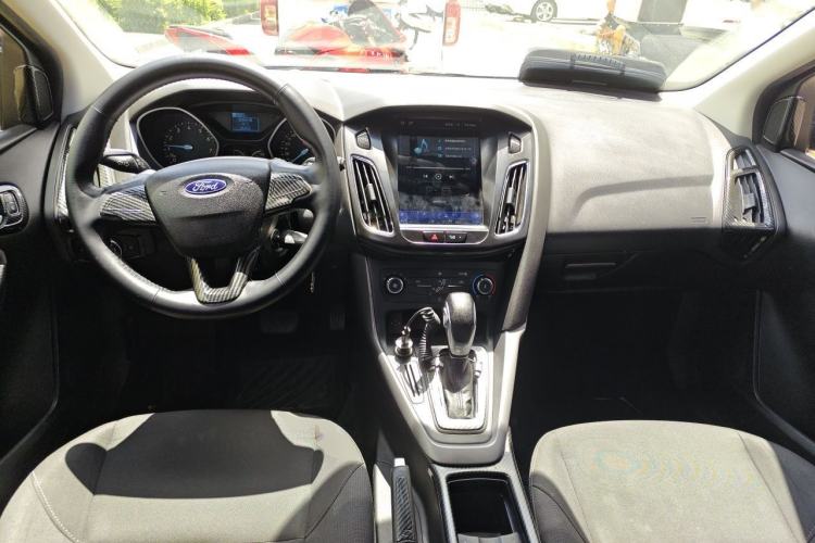 Used Ford Focus 2015 Hatchback 1.6L Automatic Comfort Model Center Console