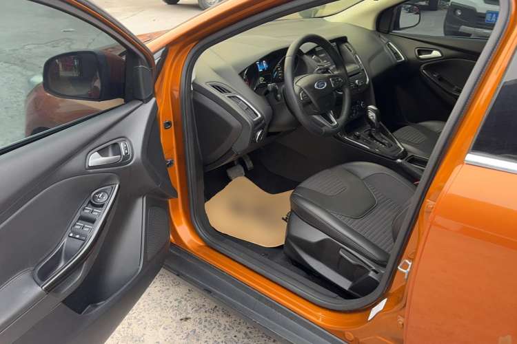 Used Ford Focus 2015 Hatchback EcoBoost 180 Automatic Elite Model Driver Seat