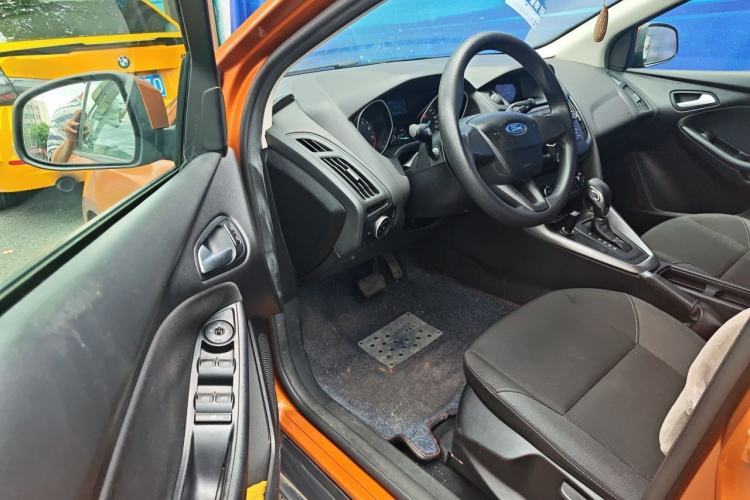 Used Ford Focus 2015 Hatchback 1.6L Automatic Comfort Model Driver Seat