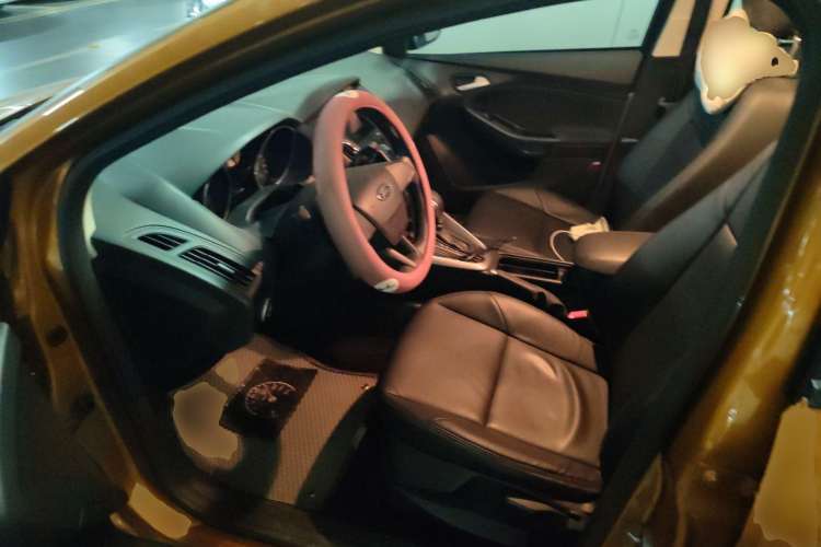 Used Ford Focus 2015 Hatchback 1.6L Automatic Comfort Model Driver Seat