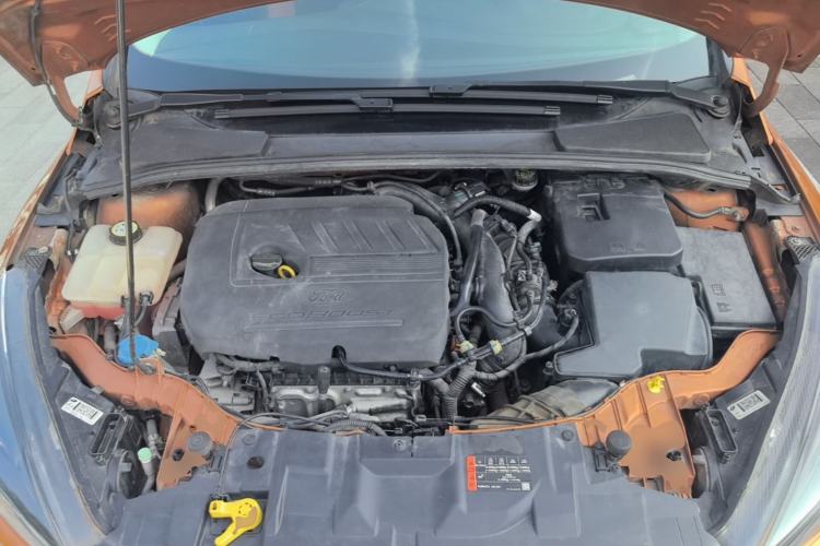 Used Ford Focus 2015 Hatchback EcoBoost 180 Automatic Sport Model Engine Bay