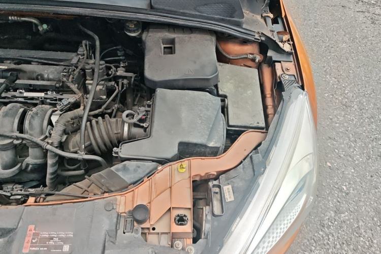 Used Ford Focus 2015 Hatchback 1.6L Automatic Comfort Model Engine Bay Left