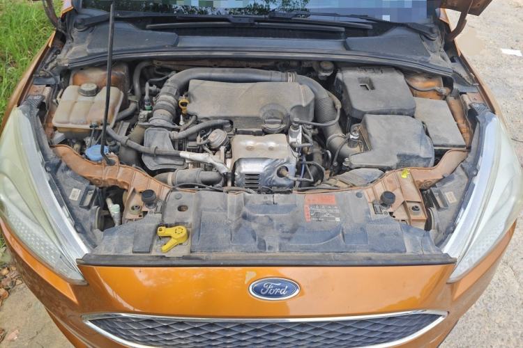 Used Ford Focus 2015 Hatchback EcoBoost 125 Automatic Supreme Style Edition Engine Bay