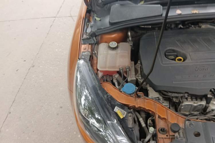 Used Ford Focus 2015 Hatchback EcoBoost 180 Automatic Sport Model Engine Bay Right