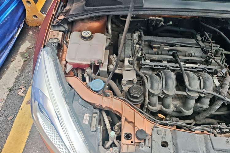 Used Ford Focus 2015 Hatchback 1.6L Automatic Comfort Model Engine Bay Right