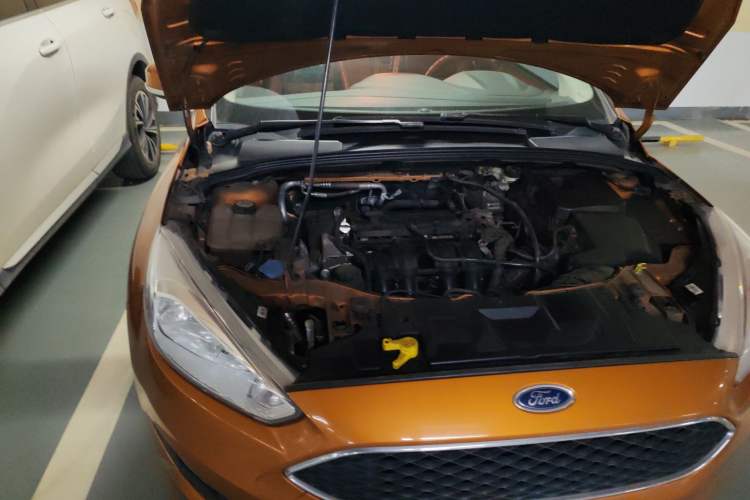Used Ford Focus 2015 Hatchback 1.6L Automatic Comfort Model Engine Bay Right