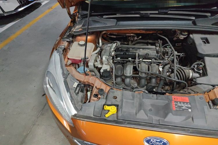 Used Ford Focus 2015 Hatchback 1.6L Automatic Fashion Edition Engine Bay Right