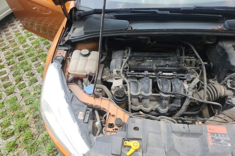 Used Ford Focus 2015 Hatchback 1.6L Automatic Comfort Model Engine Bay Right