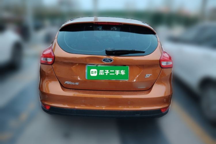 Used Ford Focus 2015 Hatchback EcoBoost 125 Manual – Ultra-Style Edition Exterior 4