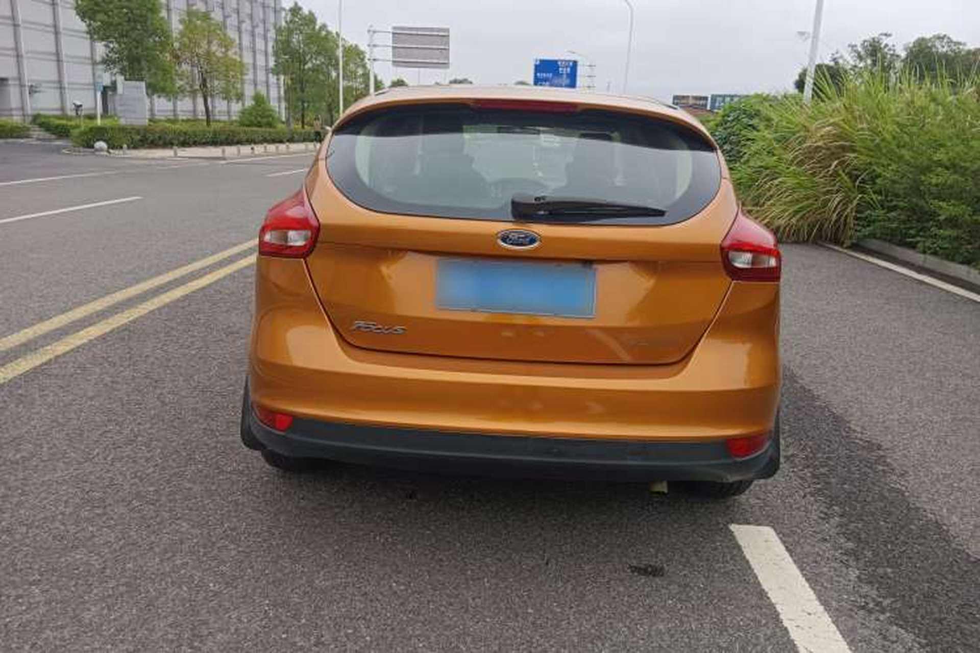 Used Ford Focus 2015 Hatchback 1.6L Automatic Comfort Model Exterior 4