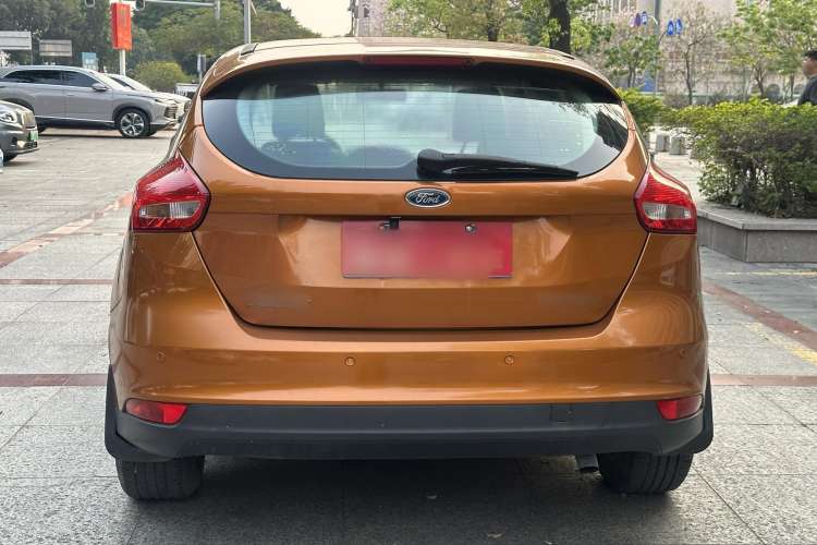 Used Ford Focus 2015 Hatchback 1.6L Automatic Comfort Model Exterior 4