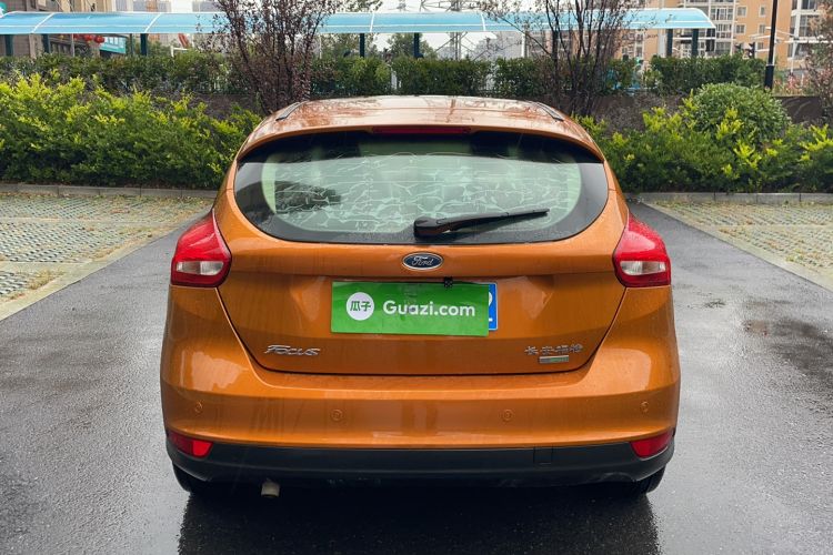 Used Ford Focus 2015 Hatchback EcoBoost 125 Manual – Ultra-Style Edition Exterior 4