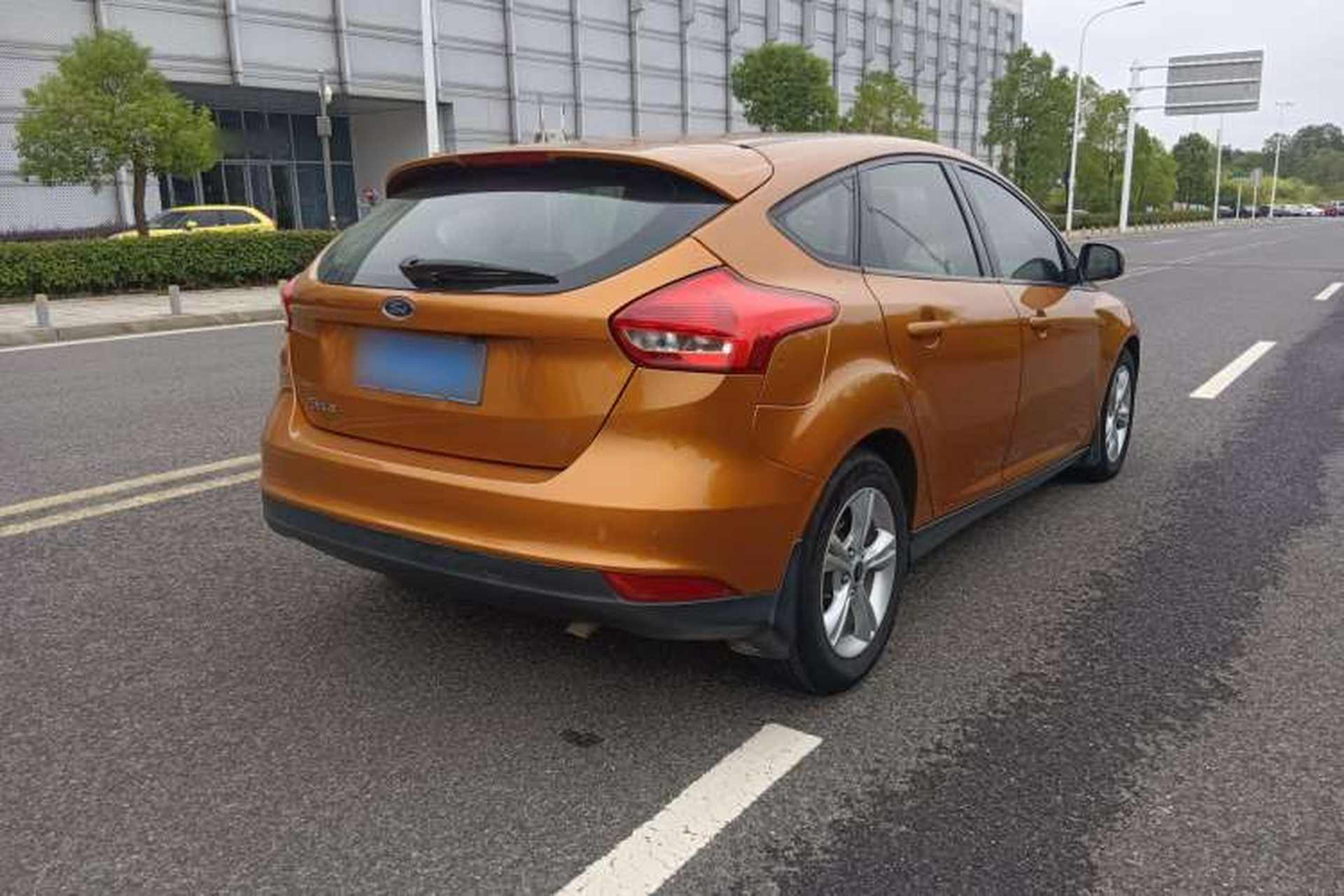 Used Ford Focus 2015 Hatchback 1.6L Automatic Comfort Model Exterior 5
