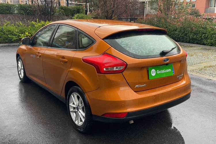 Used Ford Focus 2015 Hatchback EcoBoost 125 Manual – Ultra-Style Edition Exterior 6