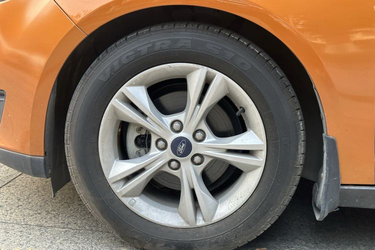 Used Ford Focus 2015 Hatchback 1.6L Automatic Comfort Model Exterior 7