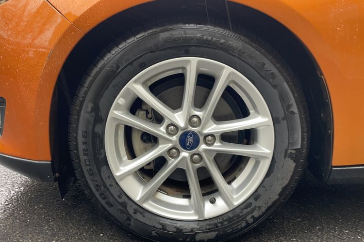 Used Ford Focus 2015 Hatchback EcoBoost 125 Manual – Ultra-Style Edition Exterior 9