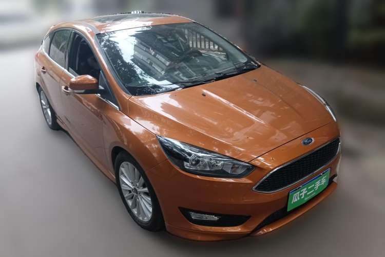 Used Ford Focus 2015 Hatchback EcoBoost 180 Automatic Sport Model Front Right 45 Deg