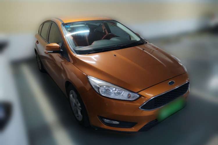 Used Ford Focus 2015 Hatchback 1.6L Automatic Comfort Model Front Right 45 Deg