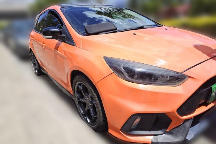 Used Ford Focus 2015 Hatchback 1.6L Automatic Comfort Model Front Right 45 Deg