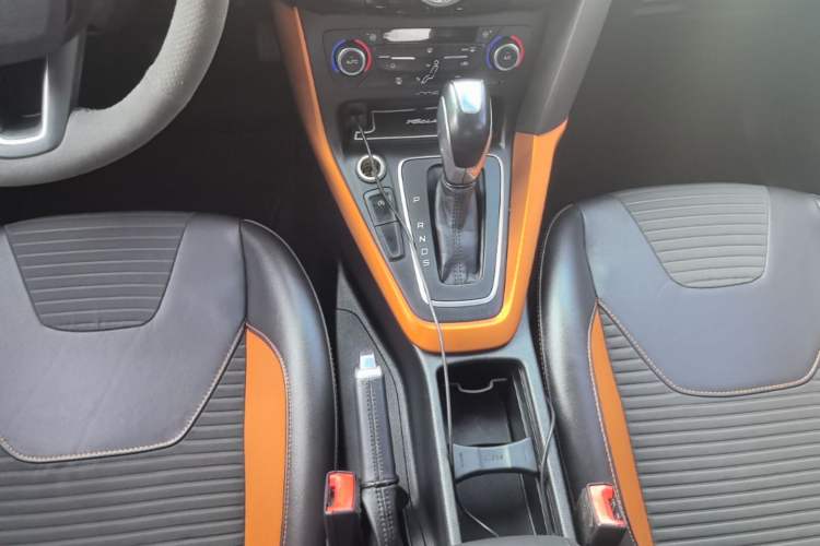 Used Ford Focus 2015 Hatchback EcoBoost 180 Automatic Sport Model Gear Lever