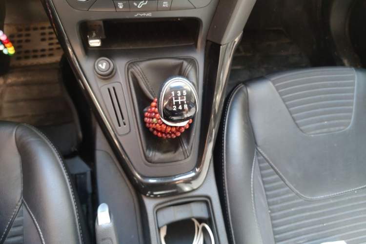 Used Ford Focus 2015 Hatchback 1.6L Manual Fashion Edition Gear Lever