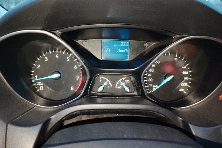 Used Ford Focus 2015 Hatchback EcoBoost 125 Manual – Ultra-Style Edition Instrument Cluster