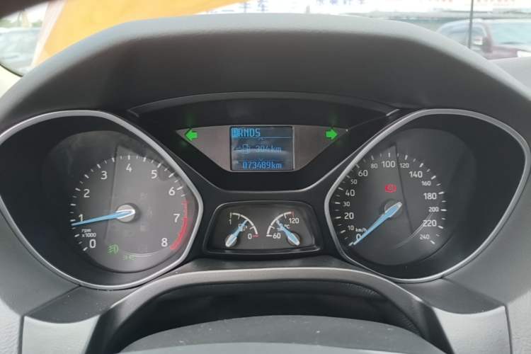 Used Ford Focus 2015 Hatchback EcoBoost 125 Automatic Supreme Style Edition Instrument Cluster