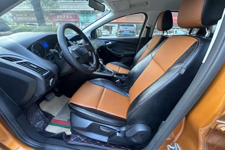 Used Ford Focus 2015 Hatchback 1.6L Automatic Comfort Model Interior 3