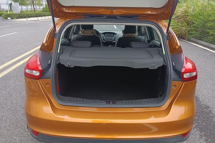 Used Ford Focus 2015 Hatchback 1.6L Automatic Comfort Model Interior 7