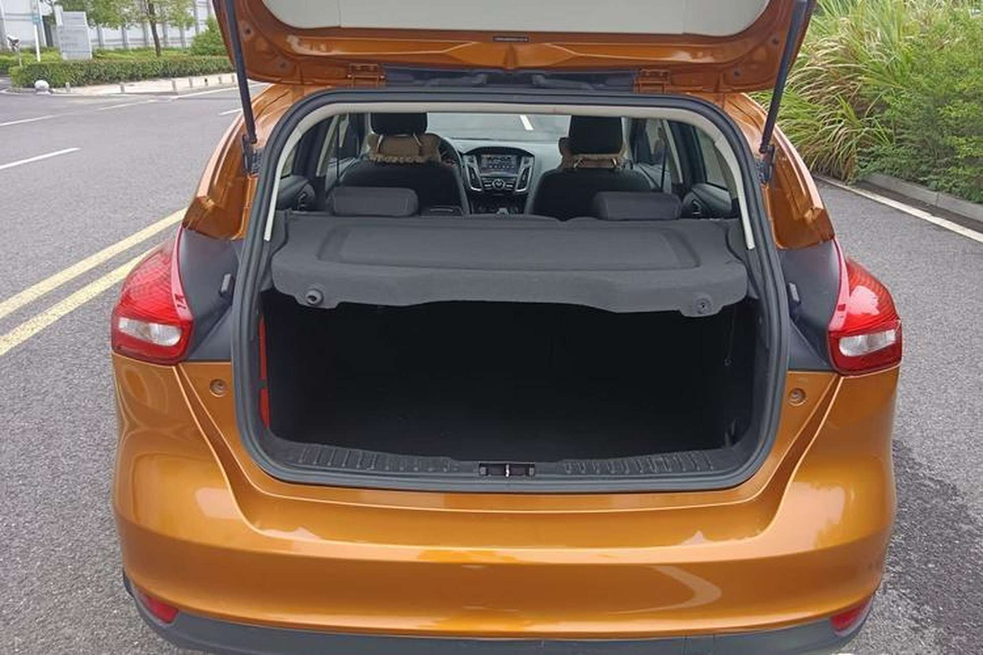 Used Ford Focus 2015 Hatchback 1.6L Automatic Comfort Model Interior 7