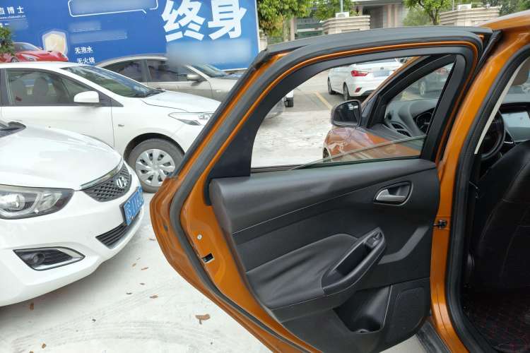 Used Ford Focus 2015 Hatchback 1.6L Automatic Comfort Model Interior 8