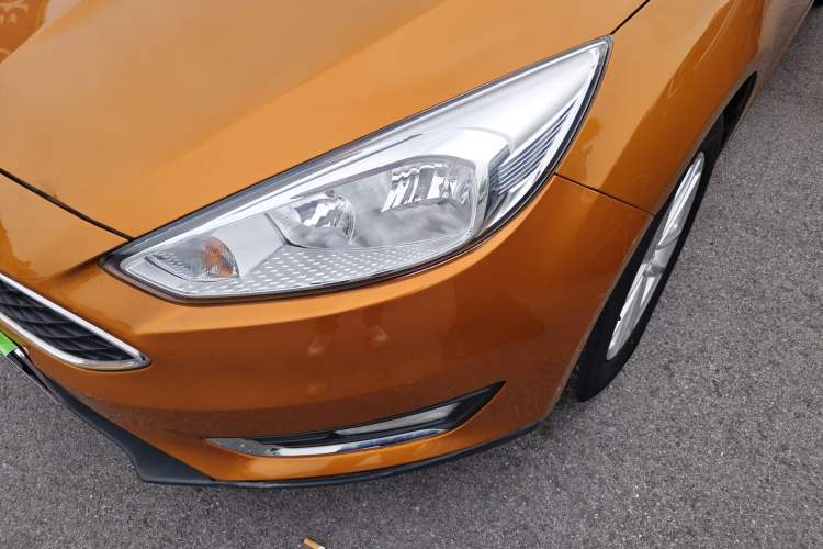 Used Ford Focus 2015 Hatchback 1.6L Automatic Fashion Edition Left Front Headlight