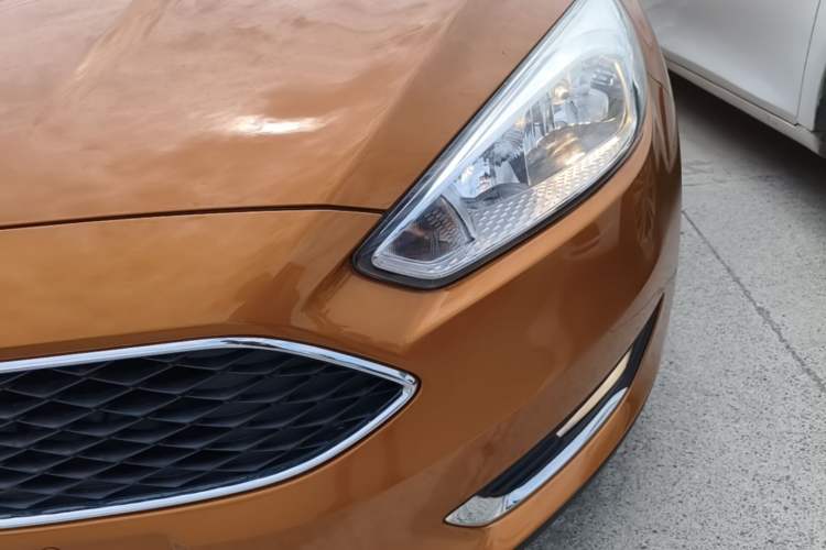 Used Ford Focus 2015 Hatchback EcoBoost 125 Automatic Supreme Style Edition Left Front Headlight