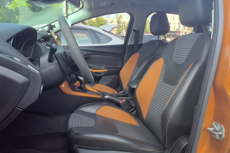 Used Ford Focus 2015 Hatchback EcoBoost 180 Automatic Sport Model Left Front Seat